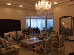 Residência no Condomínio Damha IV