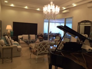 Residência no Condomínio Damha IV