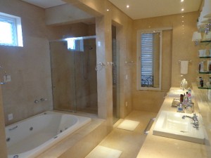 Residência no Condomínio EcoVillage I    